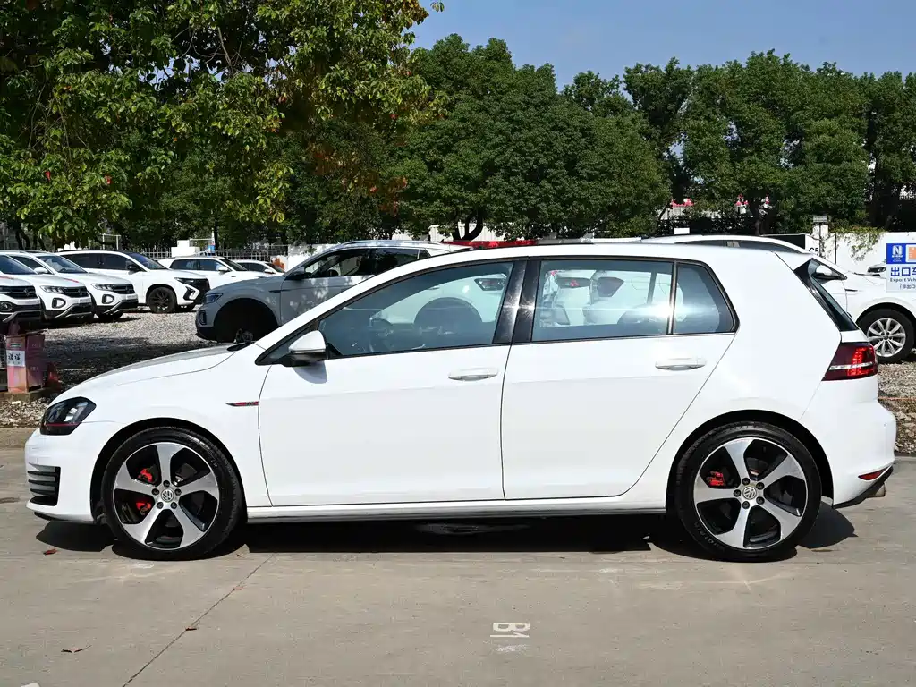 Volkswagen Golf GTI — миниатюра 2