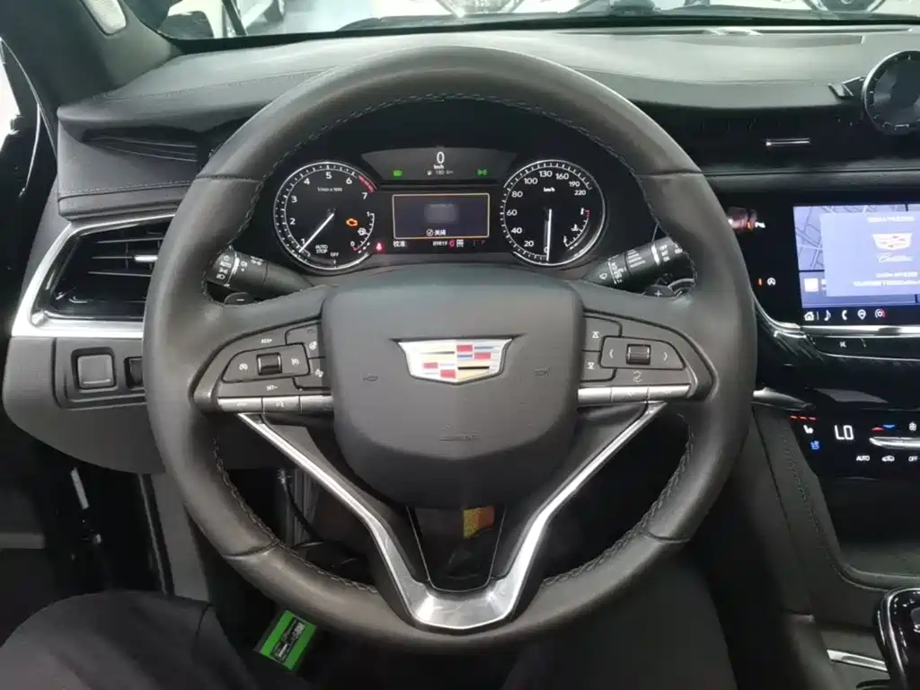 Cadillac XT6 — миниатюра 11