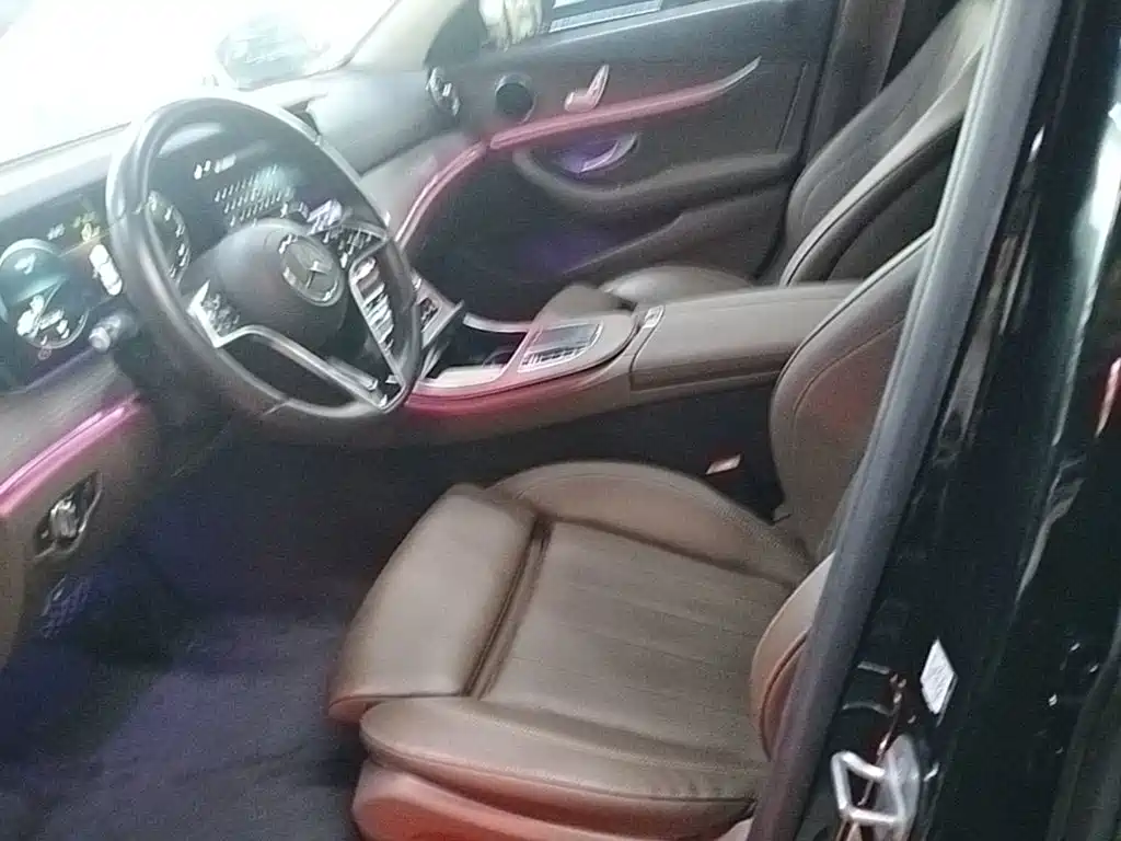 Mercedes-Benz E-Class — миниатюра 15