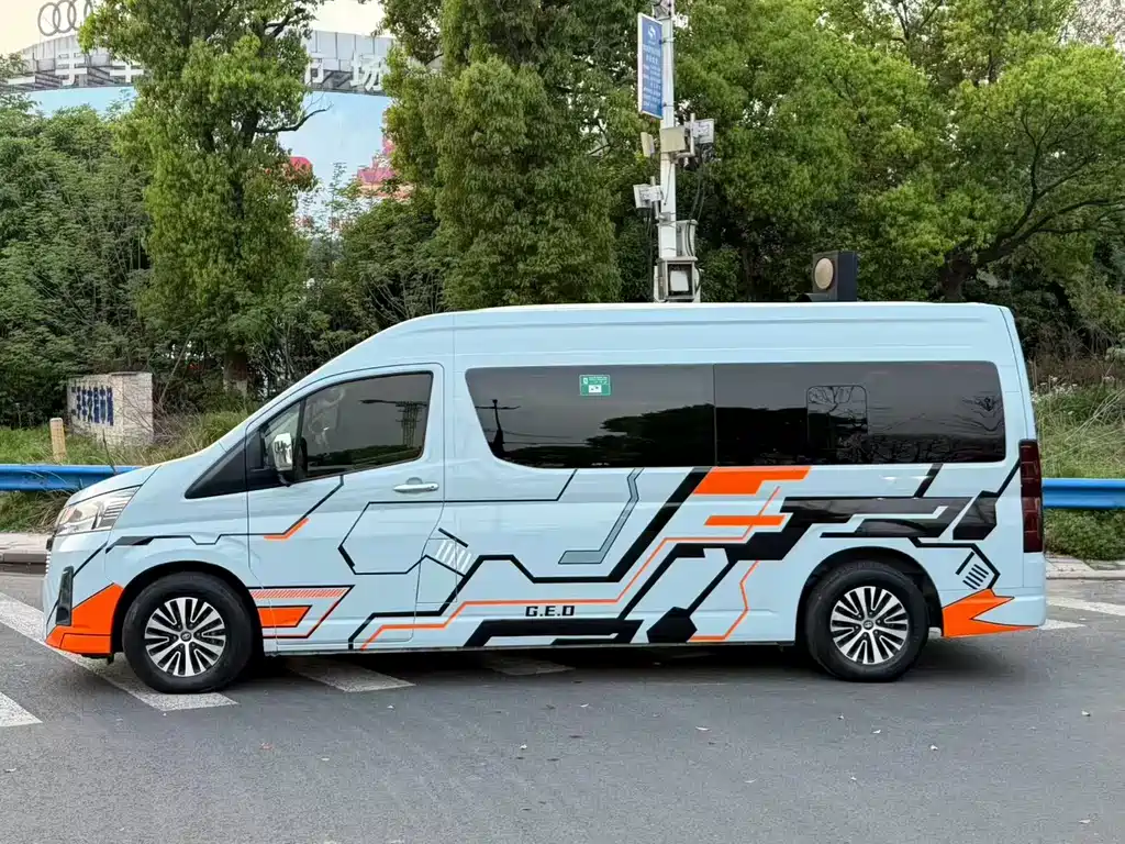 Toyota HiAce 2021 3.5L AT