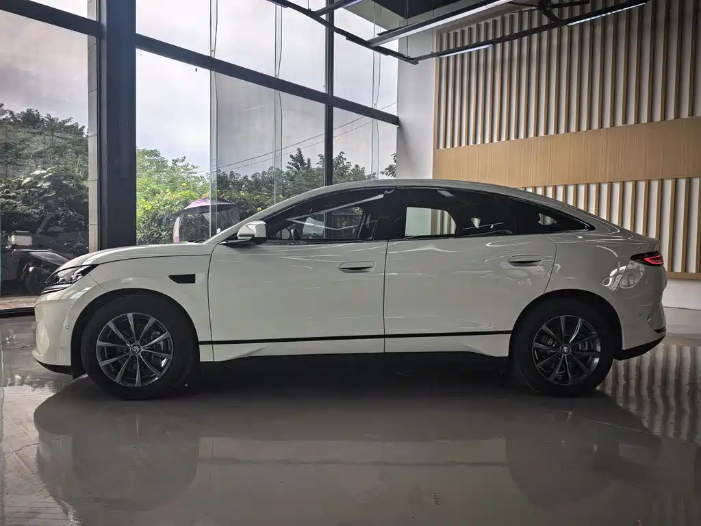 BYD Qin L — миниатюра 8