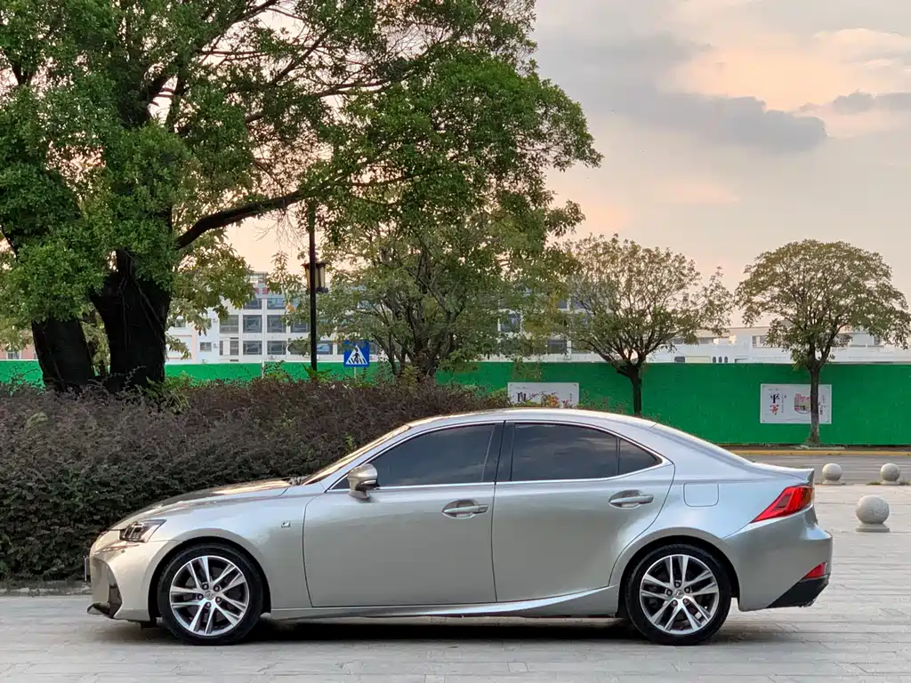 Lexus IS — миниатюра 14
