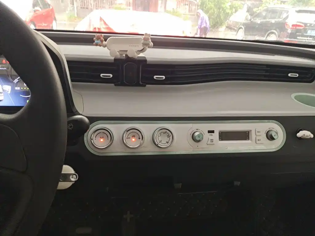 Wuling MINIEV — миниатюра 13