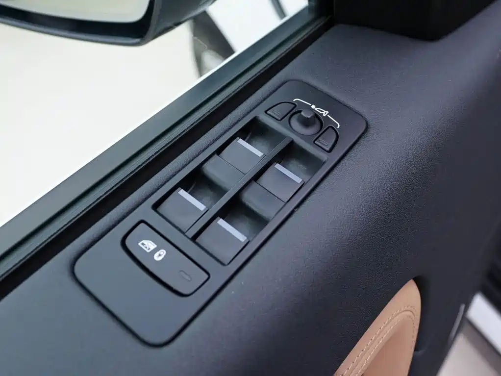 Land Rover Discovery Sport — миниатюра 15