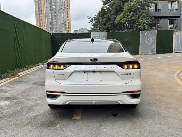 Ford Mondeo — миниатюра 14