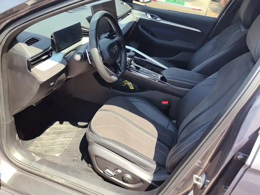 Geely Preface 2025 2.0TD