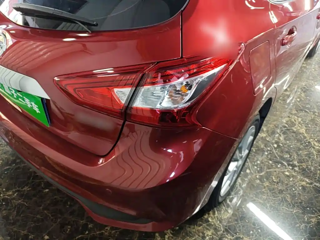 Nissan Tiida — миниатюра 8