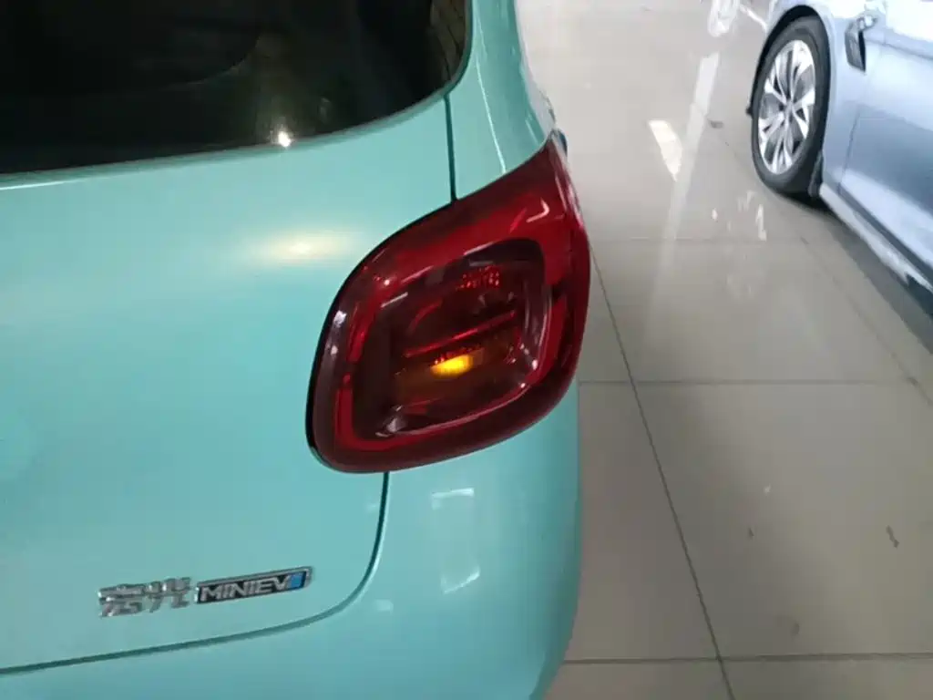 Wuling MINIEV — миниатюра 8