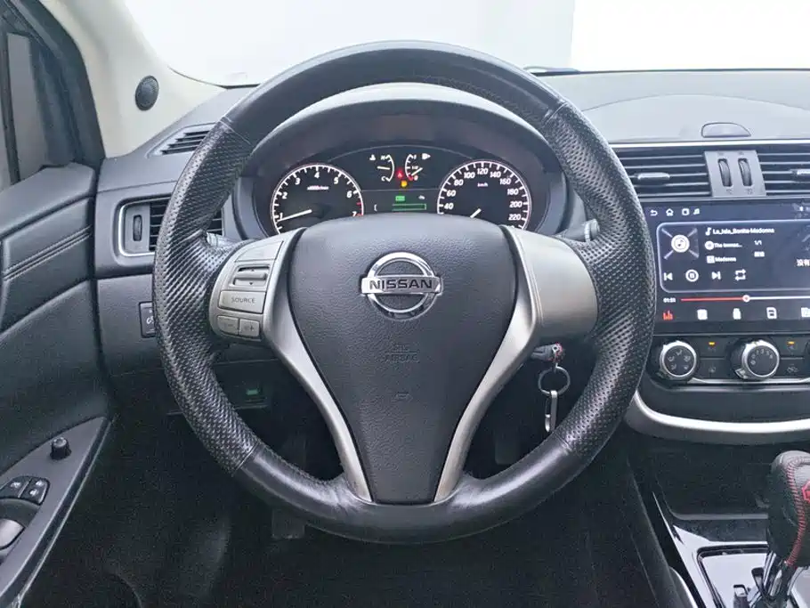 Nissan Tiida — миниатюра 15