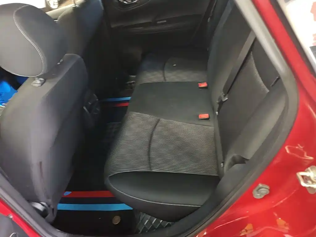 Nissan Tiida — миниатюра 17