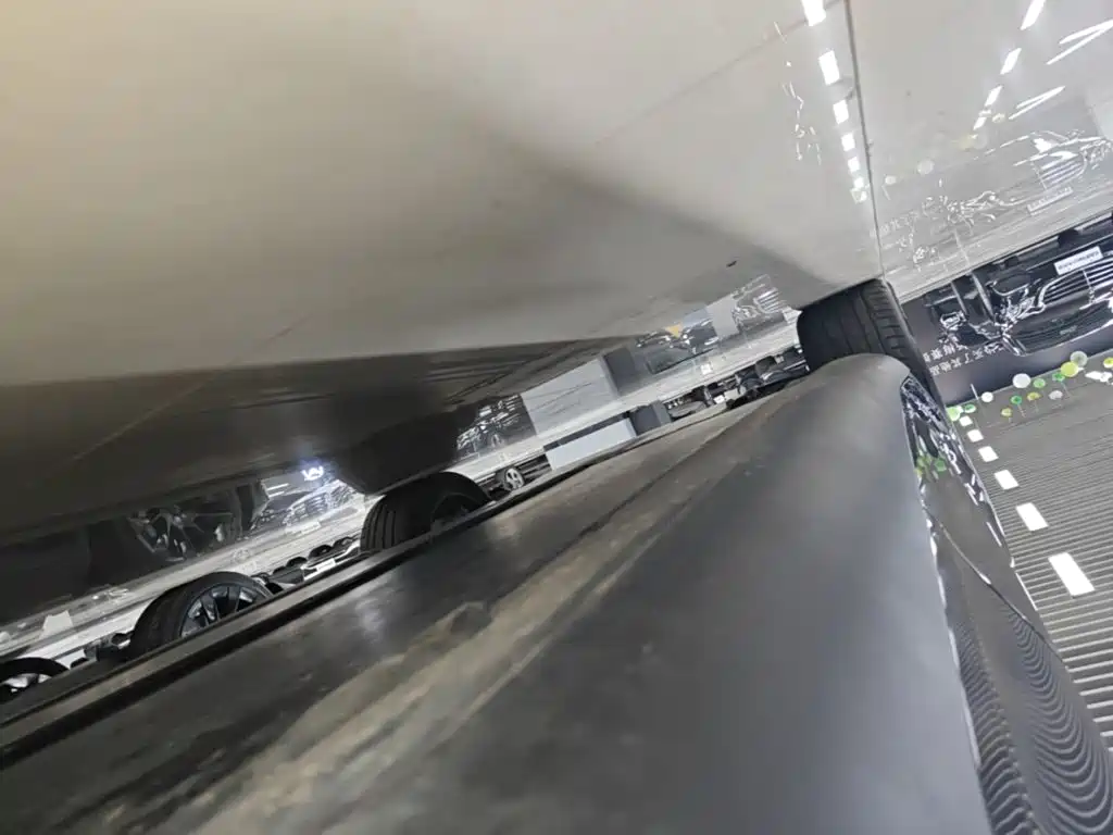 Tesla Model Y — миниатюра 22