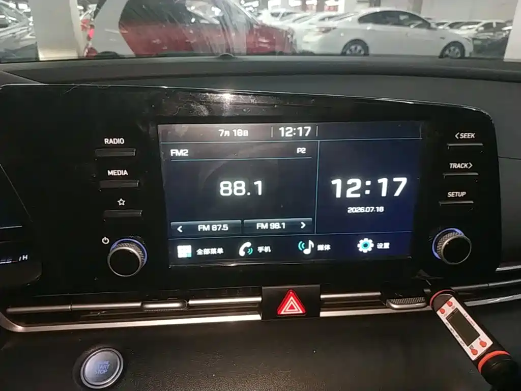 Hyundai Elantra — миниатюра 13
