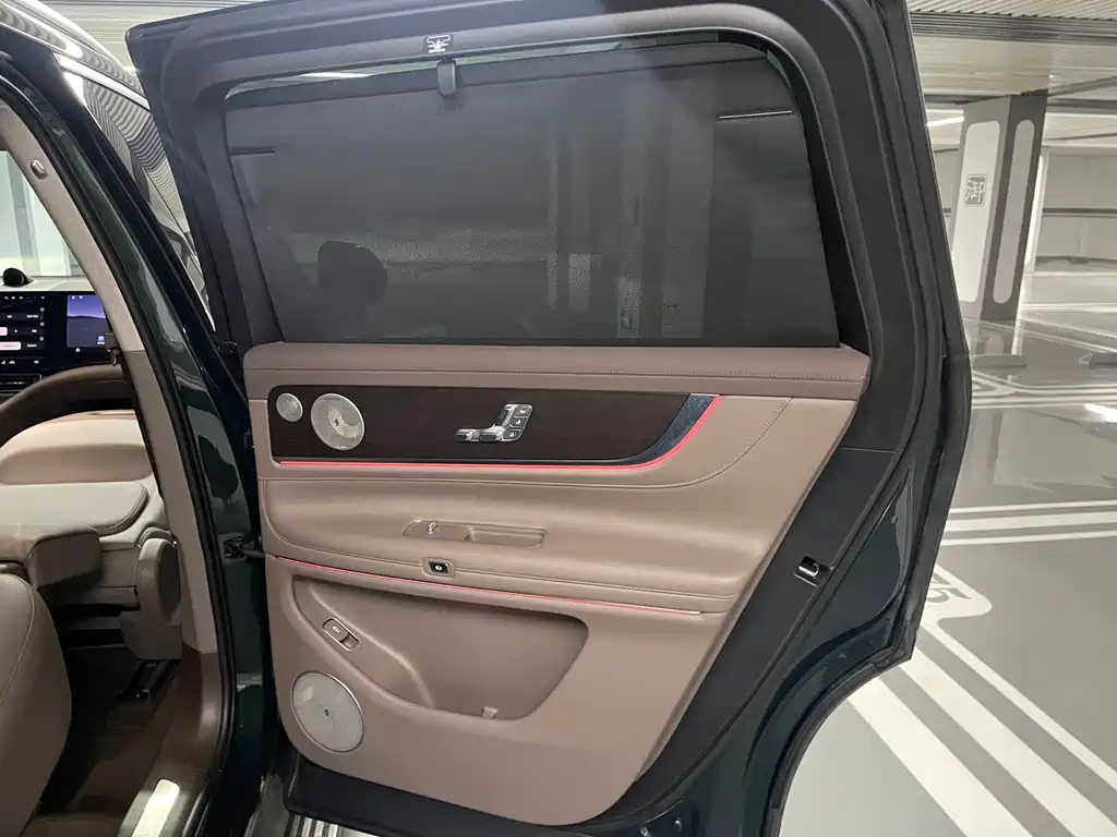 AITO ASK THE WORLD M9