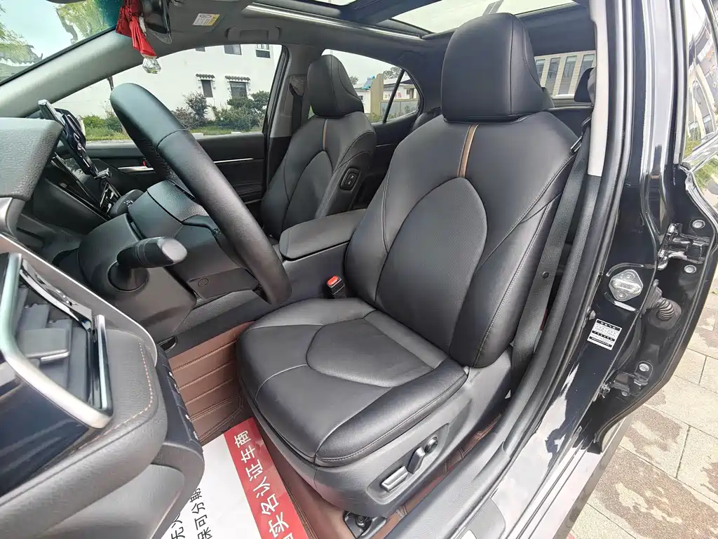 Toyota Camry — миниатюра 17