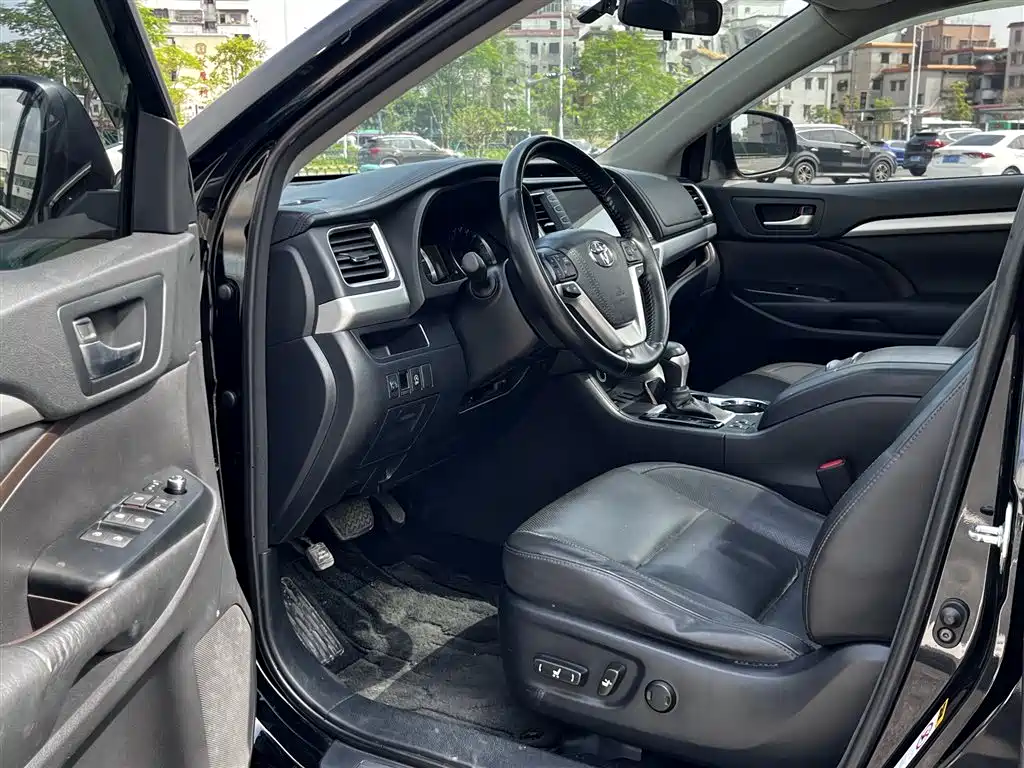 Toyota Highlander — миниатюра 8