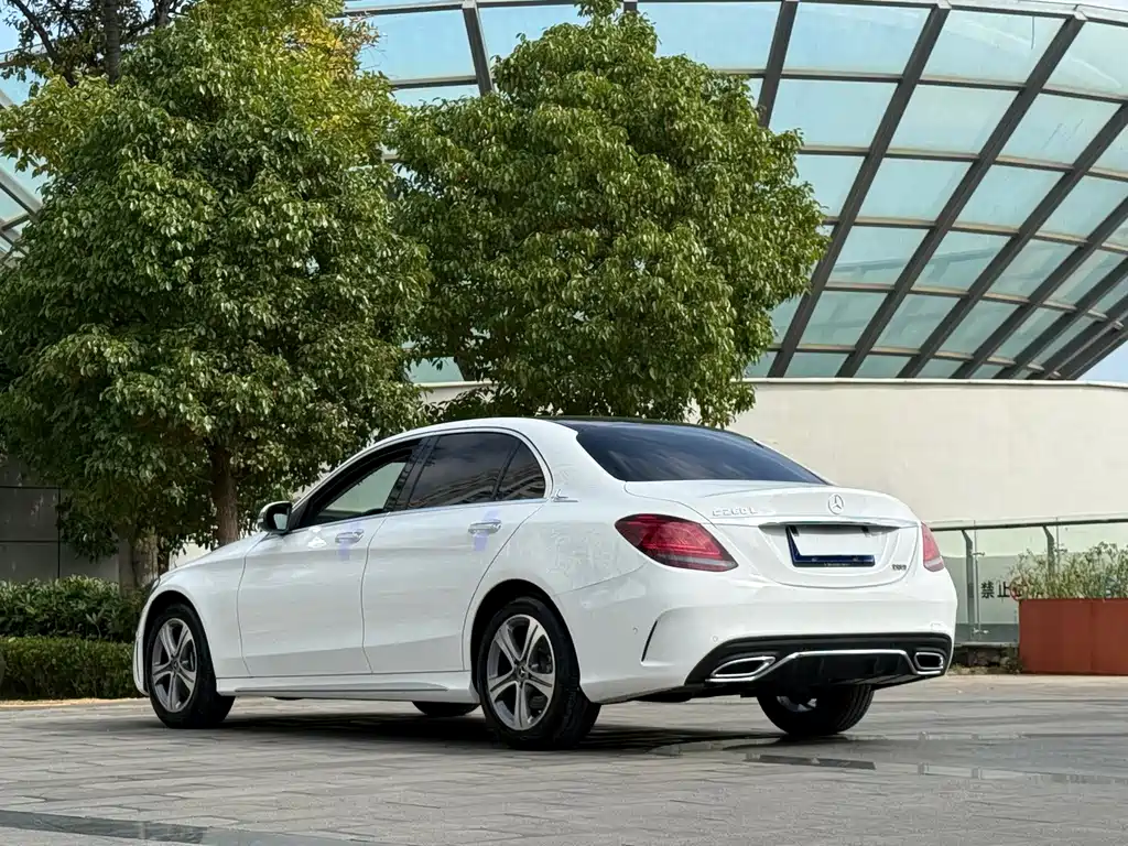 Mercedes-Benz C-Class — миниатюра 9