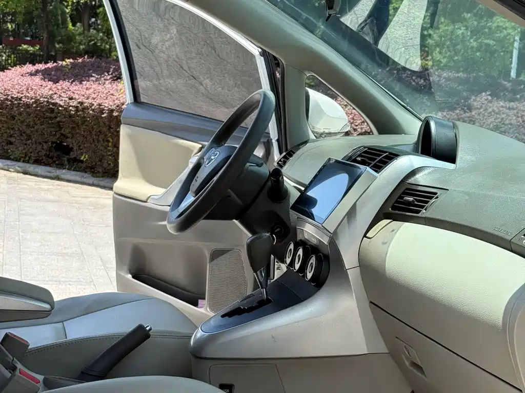 Toyota Verso — миниатюра 12