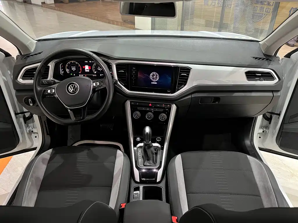 VOLKSWAGEN T ROC EXPLORING SONGS