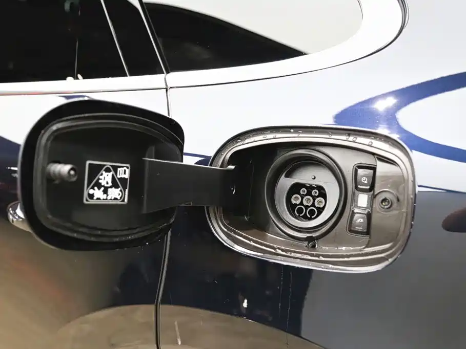 Porsche Cayenne Hybrid — миниатюра 28