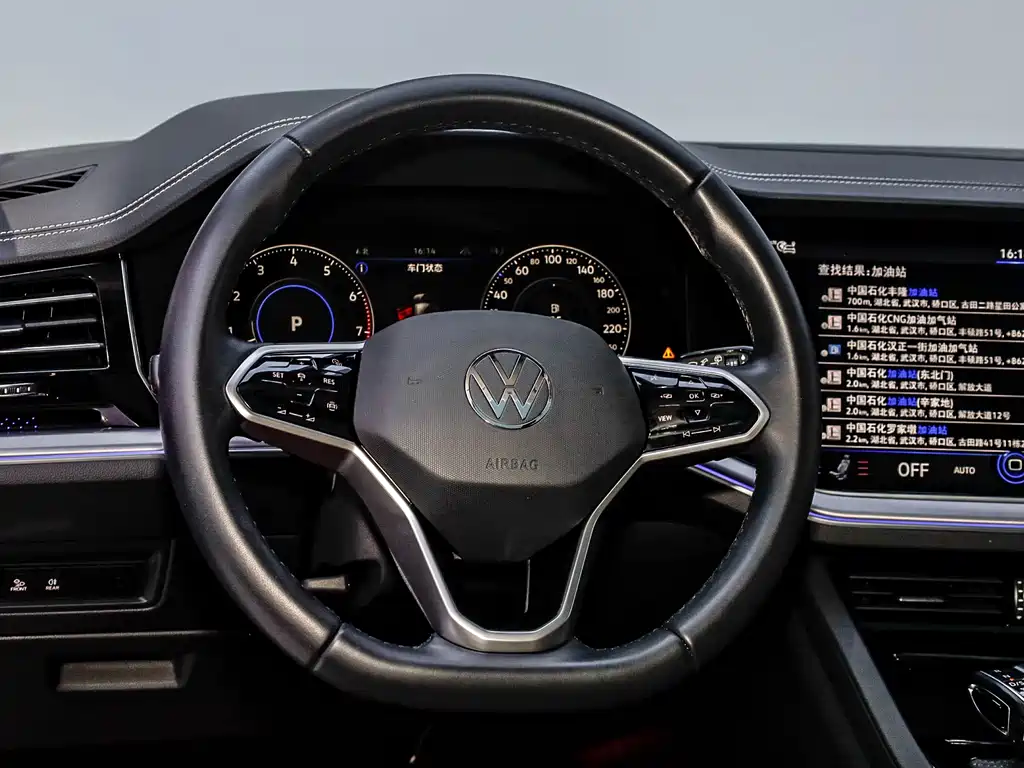 Volkswagen Touareg — миниатюра 12