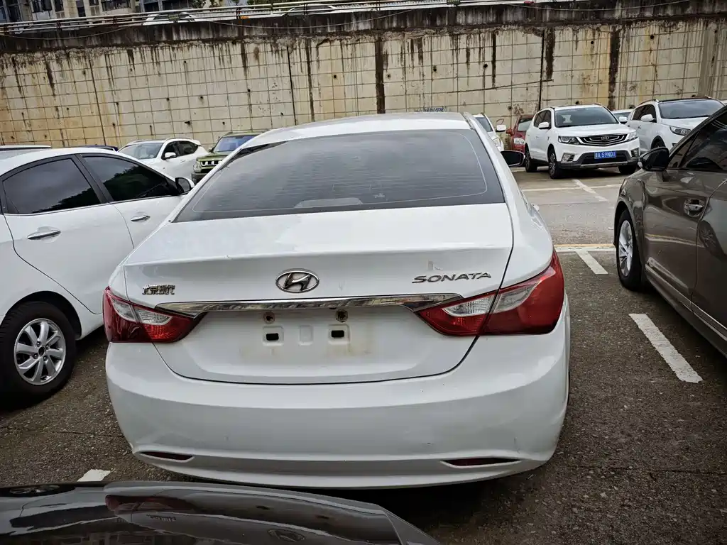Hyundai Sonata — миниатюра 8