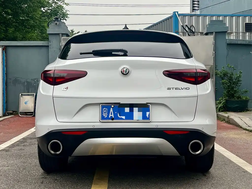 Alfa Romeo Stelvio — миниатюра 16