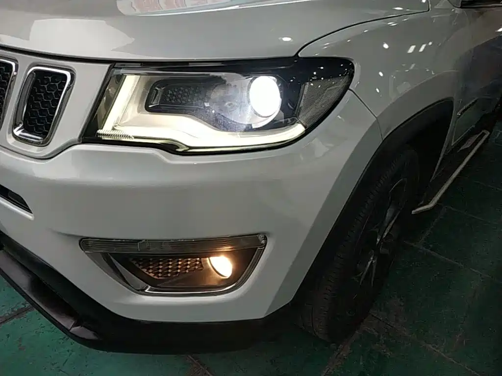 Jeep Compass — миниатюра 24