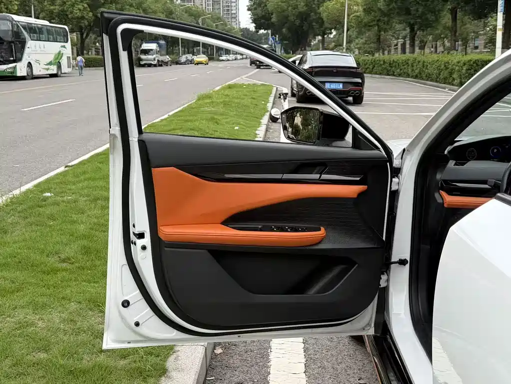 Changan UNI-V — миниатюра 6