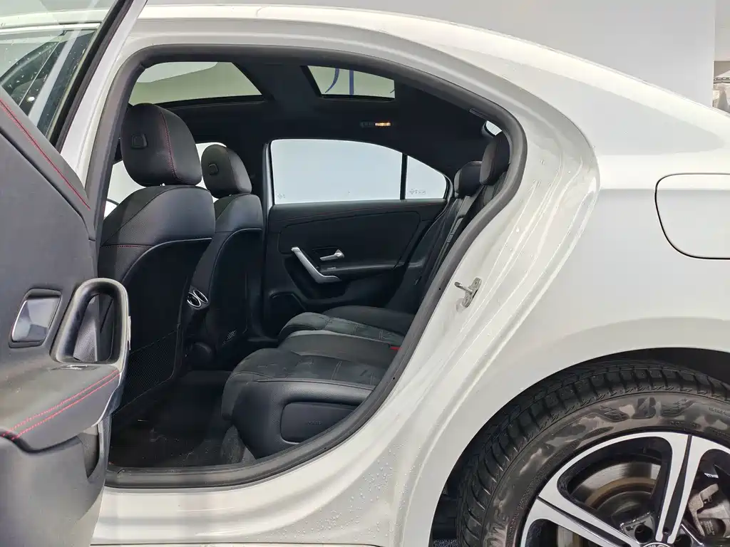 Mercedes-Benz A-Class — миниатюра 12
