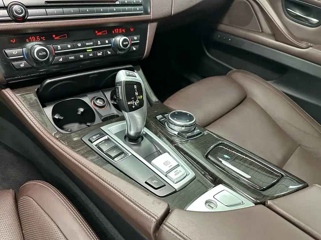 BMW 5 Series — миниатюра 22