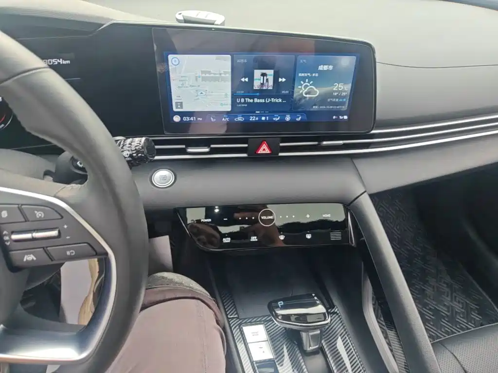 Hyundai Elantra — миниатюра 13