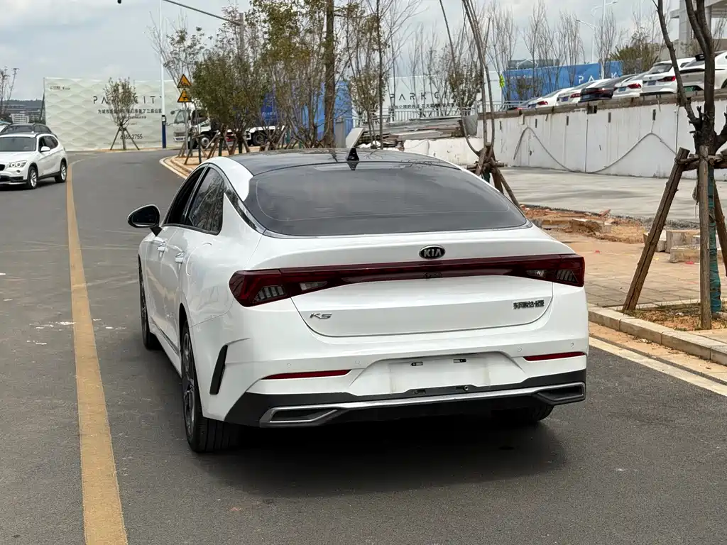 Kia K5 — миниатюра 12
