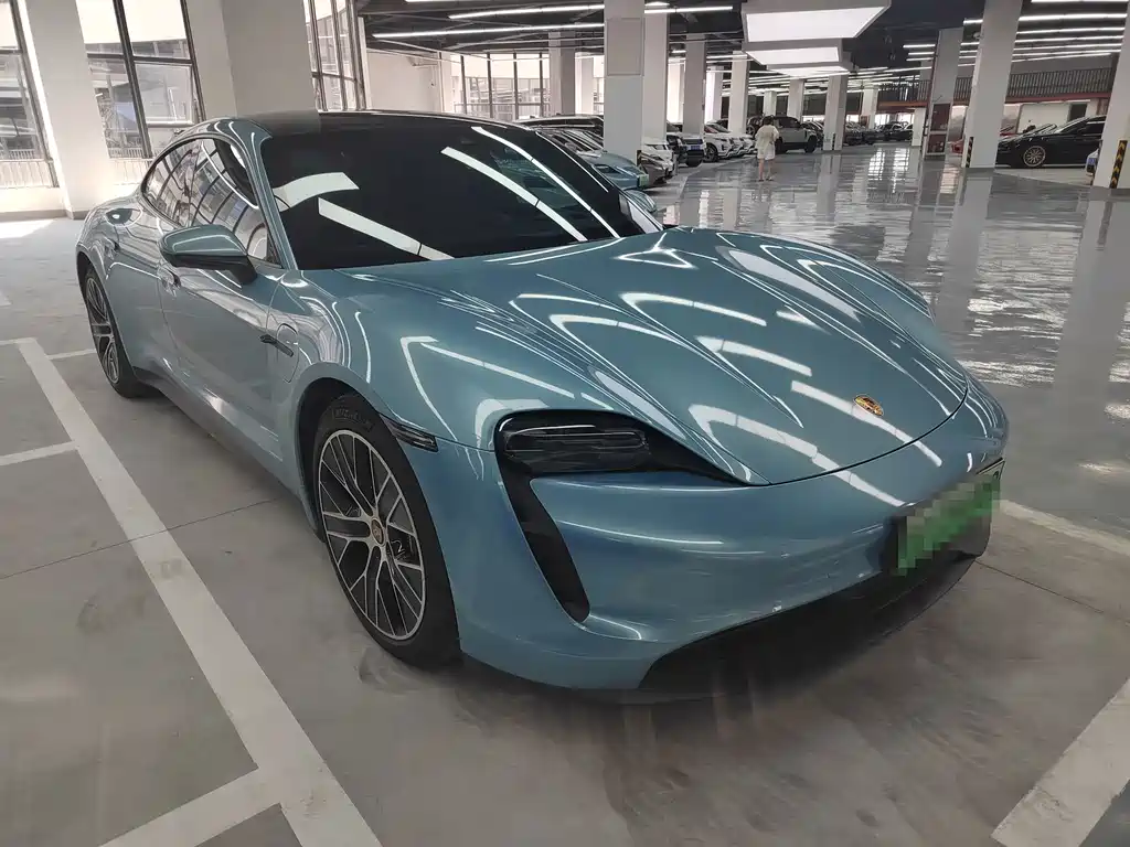 Porsche Taycan — миниатюра 3