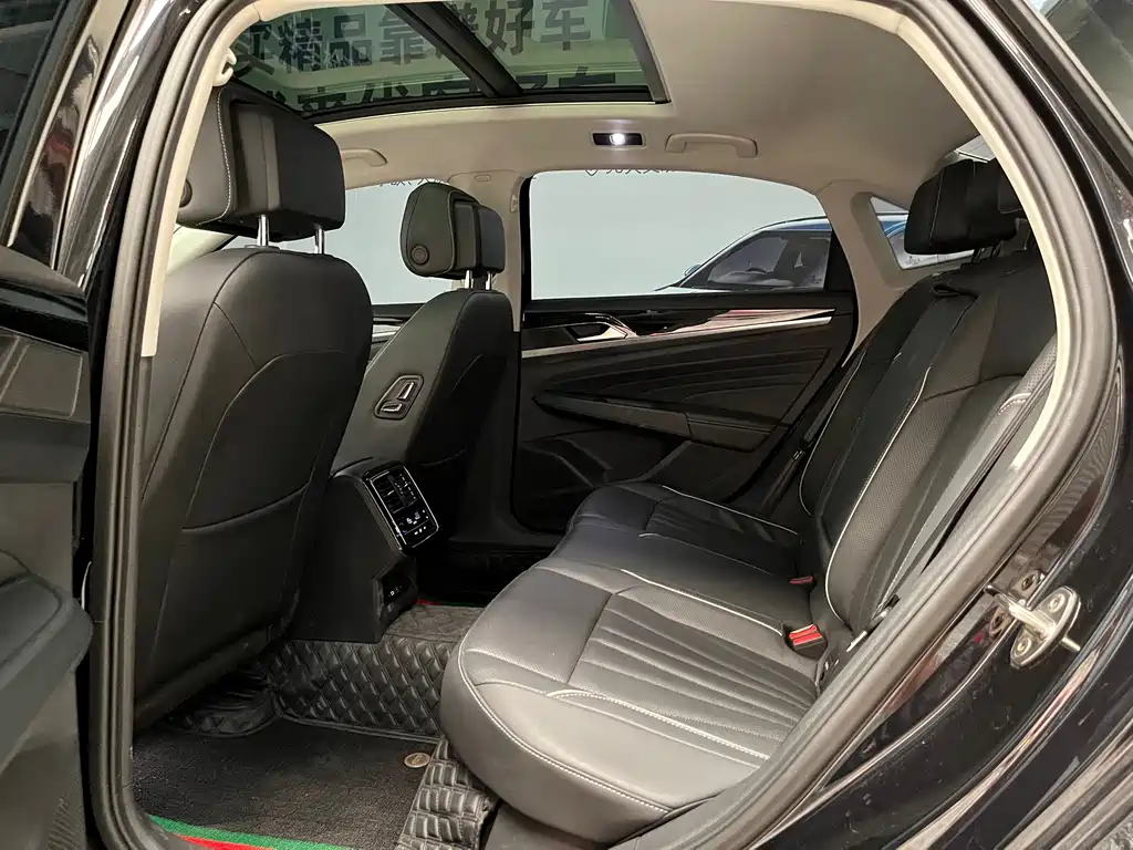 Volkswagen Passat — миниатюра 13
