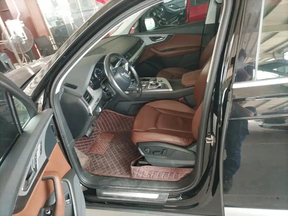 Audi Q7 — миниатюра 4
