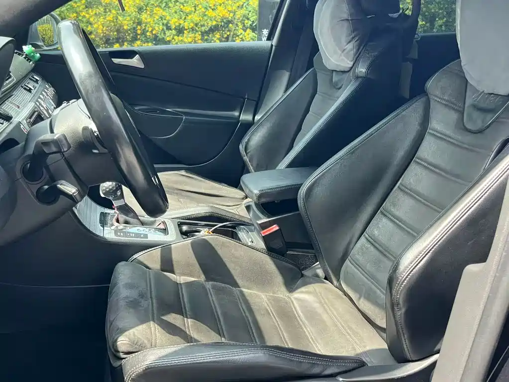 Volkswagen Passat 2008 R36