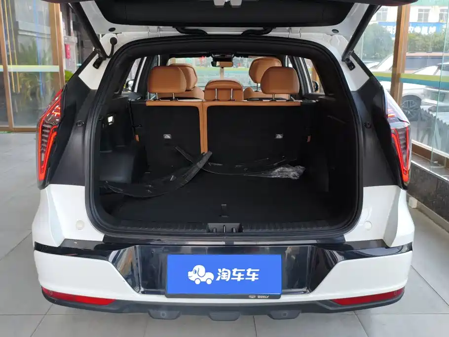 Geely Boyue L — миниатюра 4