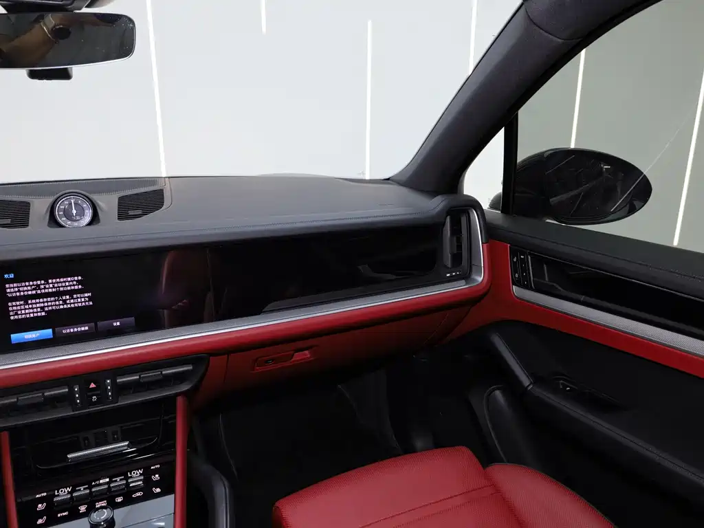 Porsche Cayenne — миниатюра 14