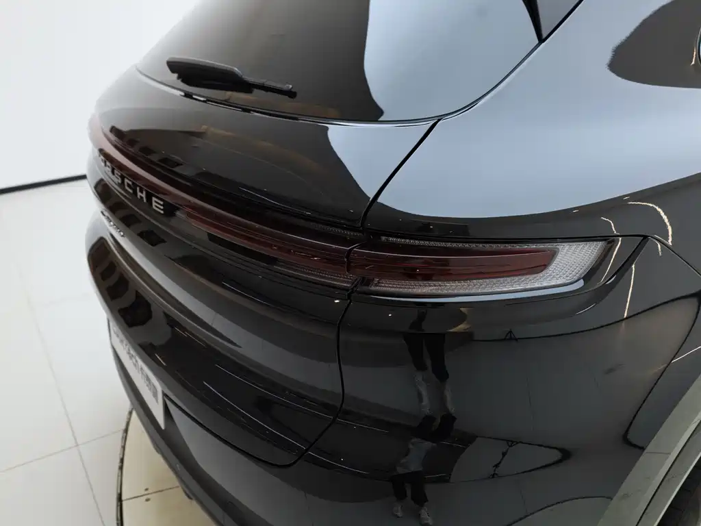 Porsche Cayenne — миниатюра 16