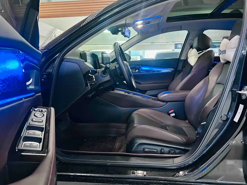 Honda Inspire PHEV — миниатюра 7