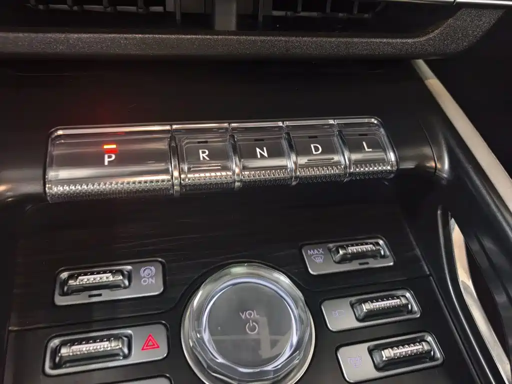 Lincoln Nautilus 2023 2.0T