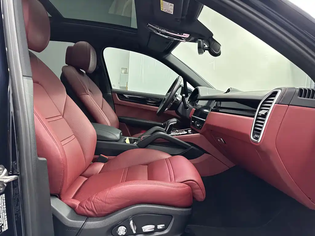 Porsche Cayenne — миниатюра 11