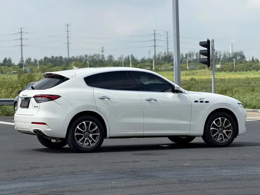 Maserati Levante — миниатюра 8