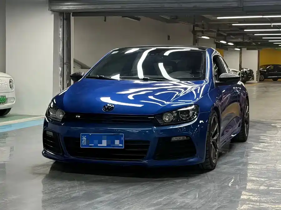 Купить Volkswagen Scirocco