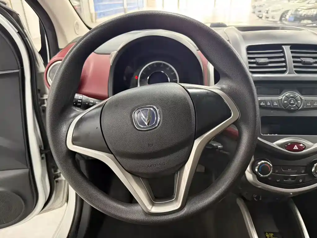 Changan EV — миниатюра 7