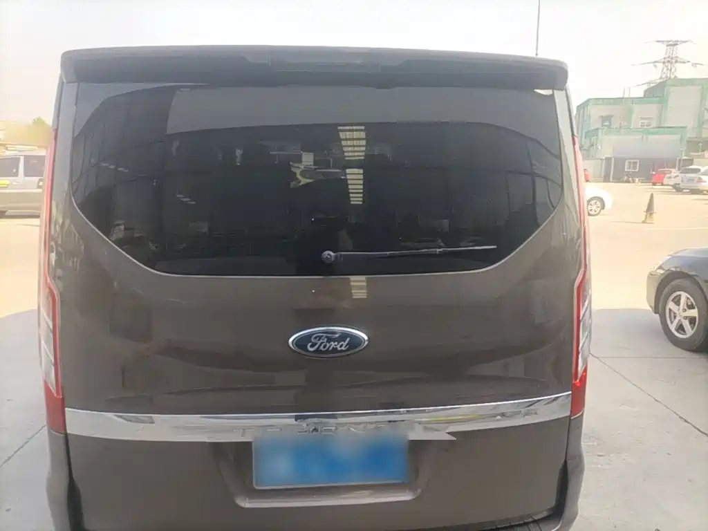 Ford Tourneo — миниатюра 6