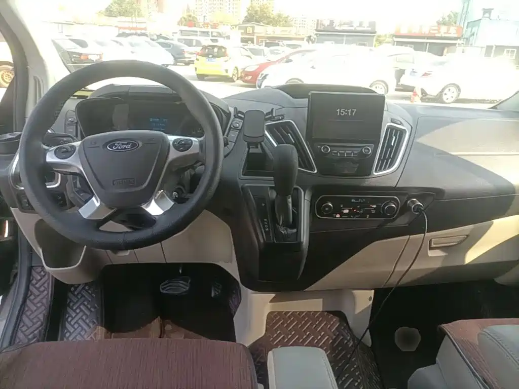 Ford Tourneo — миниатюра 10