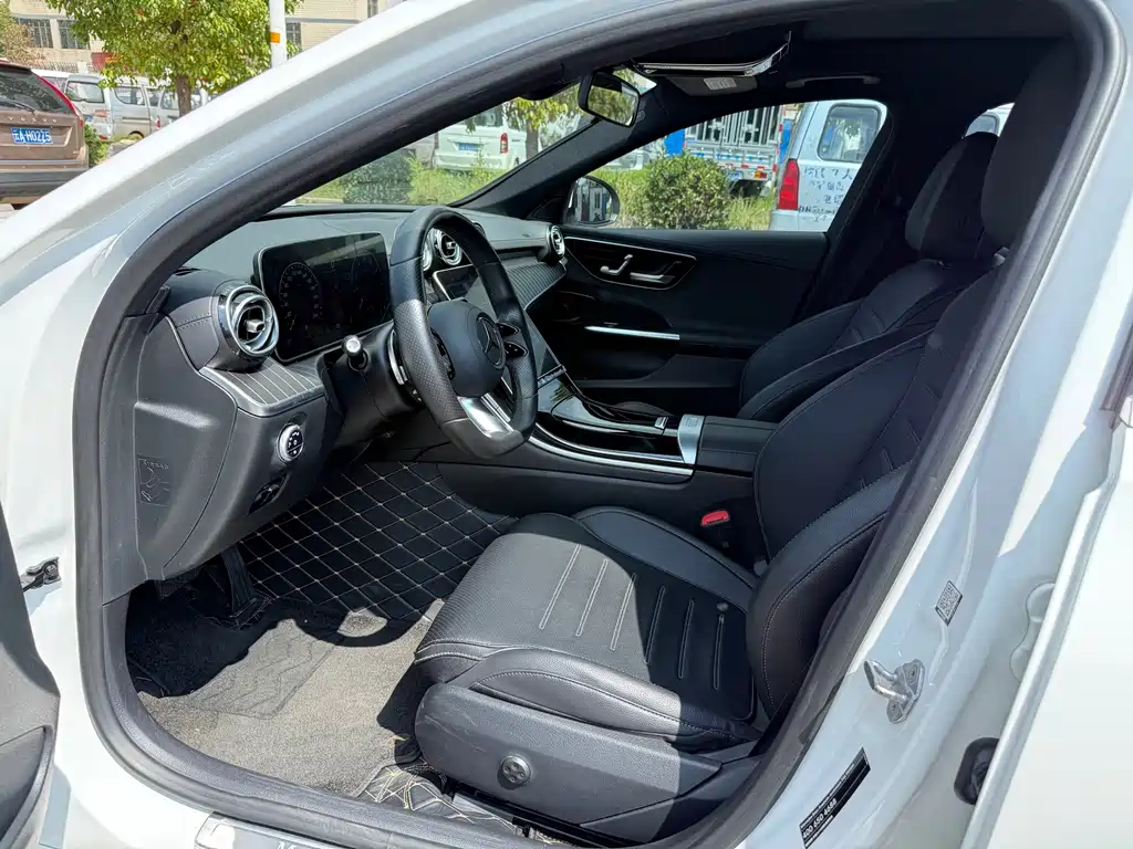 Mercedes-Benz C-Class — миниатюра 7