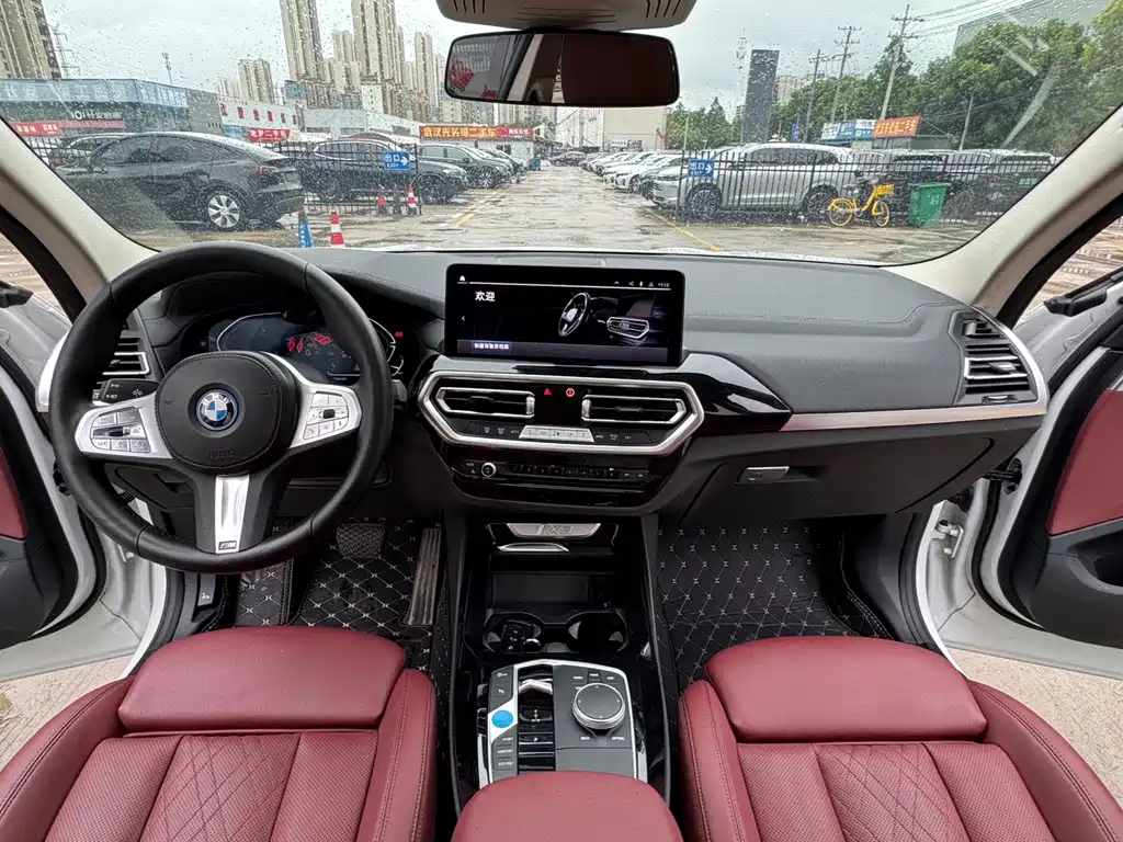 BMW iX3 — миниатюра 6