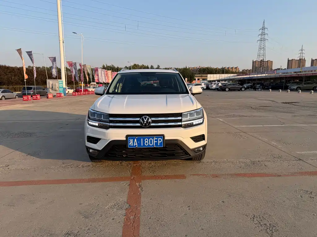 Volkswagen Tharu — миниатюра 2